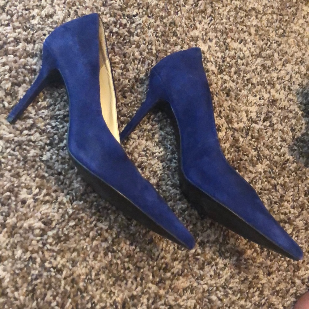 Guess blue suede pointy toe heels